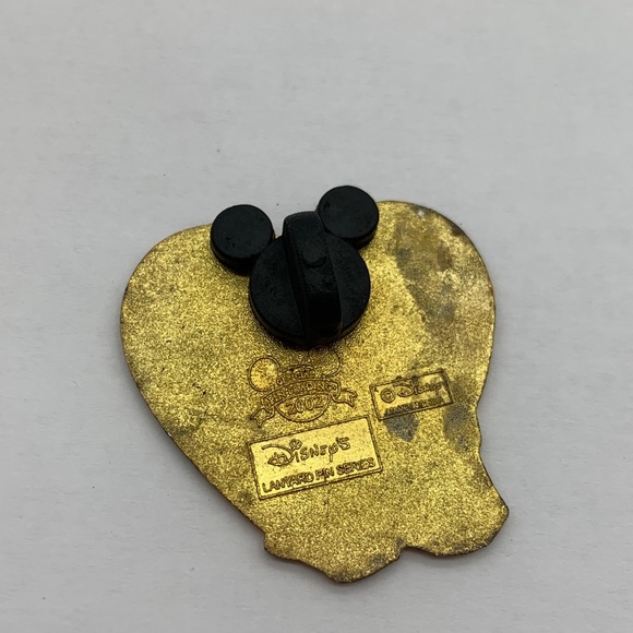Vintage Disney Lanyard Pin Trading Series Pochahontas John Heart 2002 Lapel Pin - Picture 3 of 6